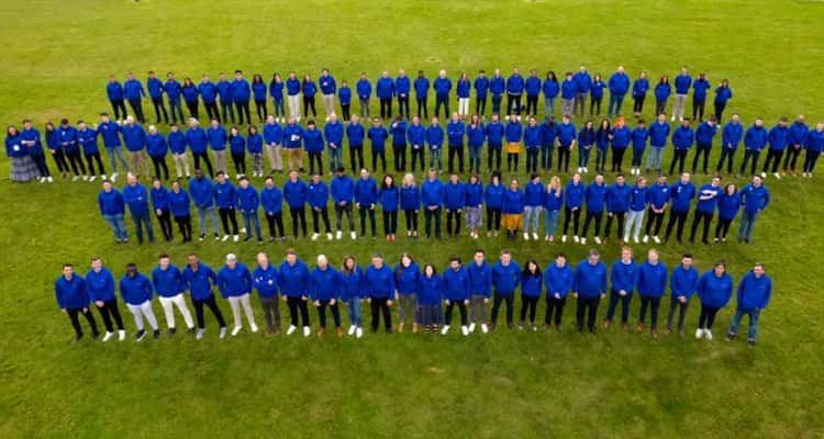 Orbus-Software-Team-Photo-with-Thumbs-Web